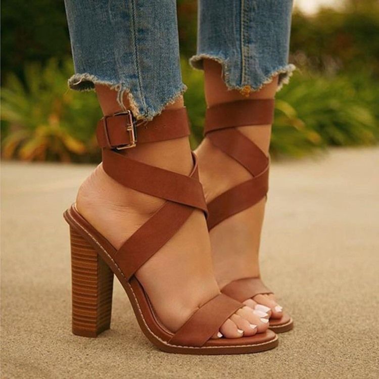 Plain Buckle Strappy Chunky Heel Sandaler För Kvinnor