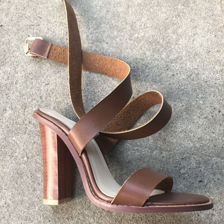 Plain Buckle Strappy Chunky Heel Sandaler För Kvinnor