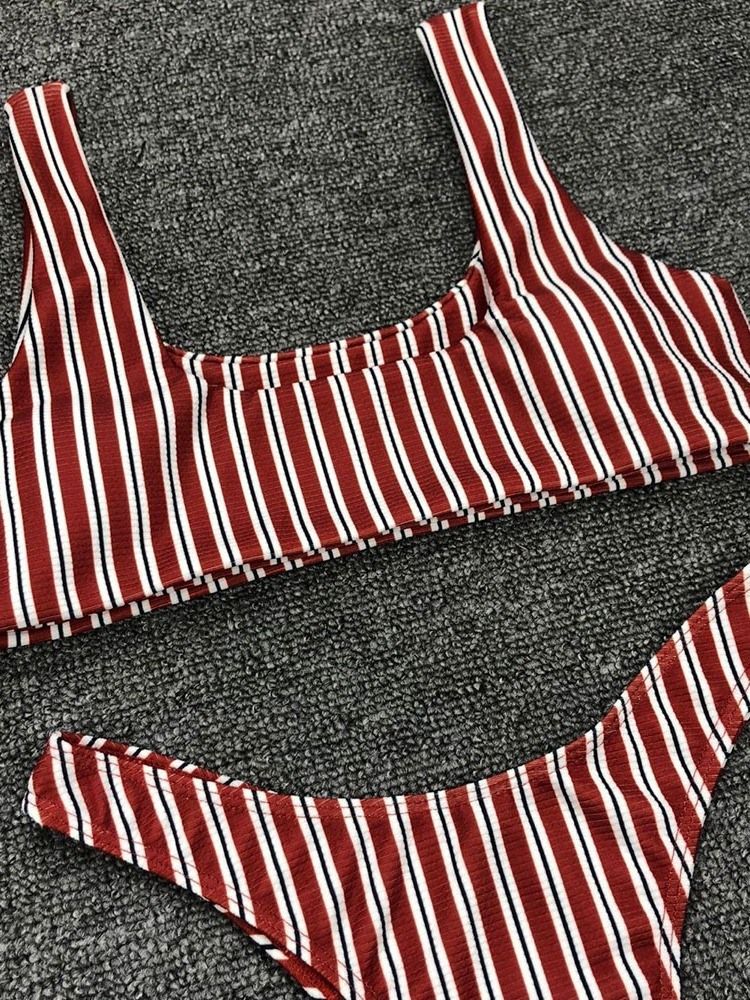 Stripe Bikiniset Med Strumpbyxor För Stränder Och Stretchig Baddräkt