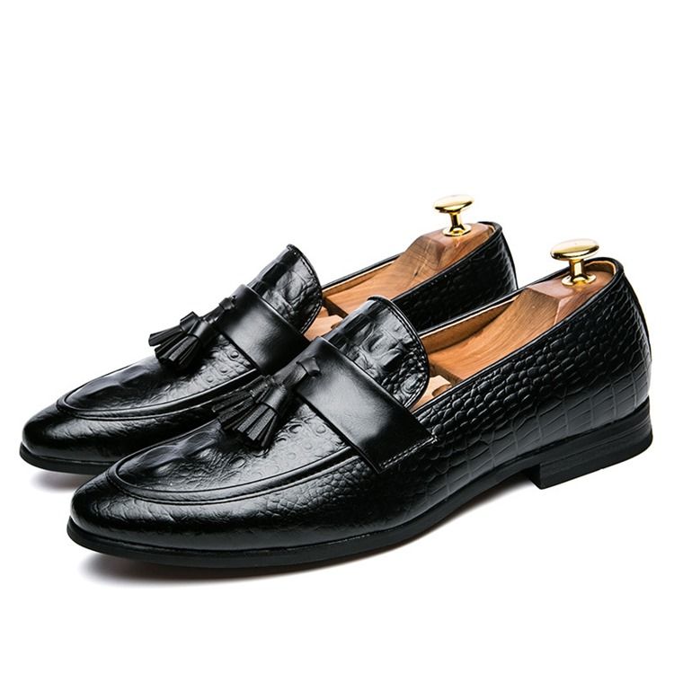 Pu Alligator Mönster Fringe Slip-on Loafers För Män