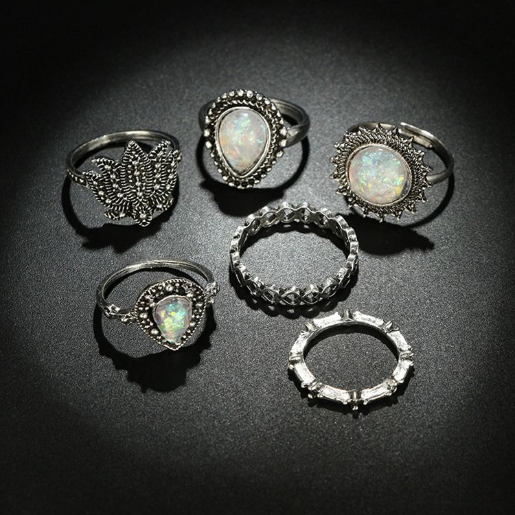 Retro Round Opal Lady Ring