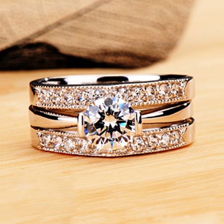 Utsökta Åtta Hjärtan Åtta Pilar Nscd Diamond Engagement Wedding Ring Set