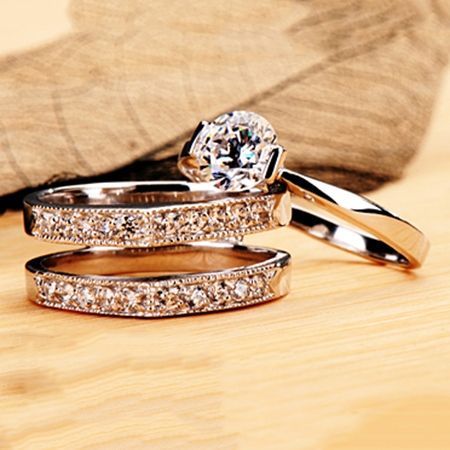 Utsökta Åtta Hjärtan Åtta Pilar Nscd Diamond Engagement Wedding Ring Set